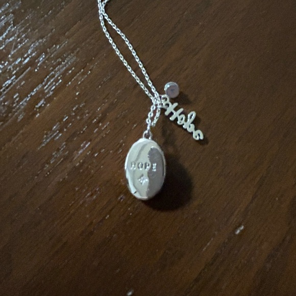 ! Hope Necklace, silver tone, New.
Pretty & Dainty, Breast Cancer - Picture 7 of 7